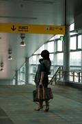 階段の多い街や駅でもスリングラクラク!